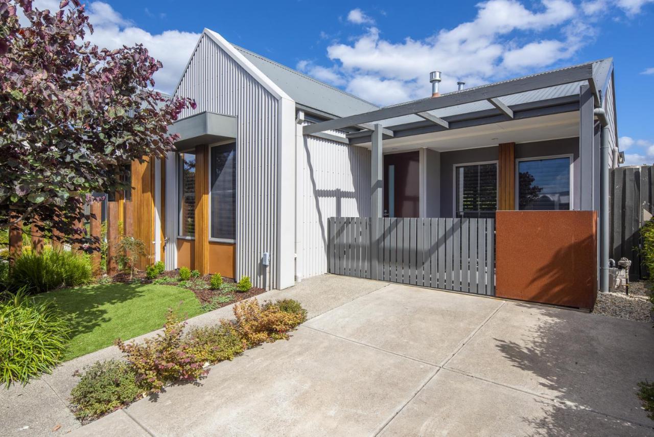 Mews Cottages Gisborne Exteriör bild